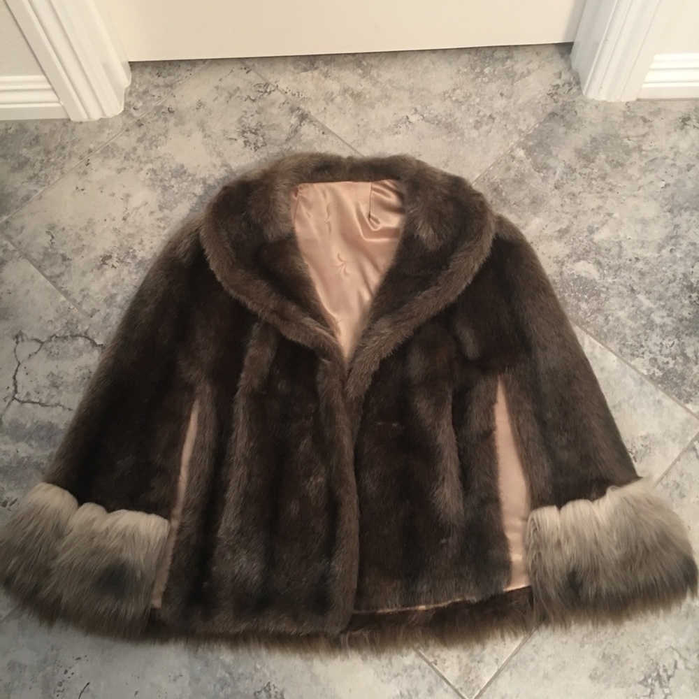 VINTAGE REGINA GLENARA BY GLENOIT 60’s VTG FAUX FUR STOLE
